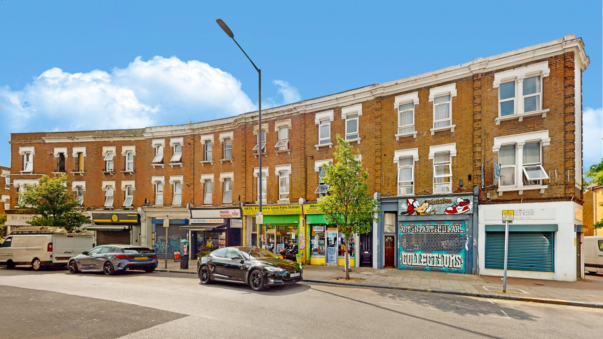 			3 Bedroom, 1 bath, 1 reception Flat			 Willesden Lane, Kilburn